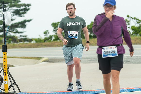 FINISH LINE CLOSEUPS-100