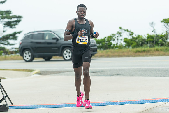 FINISH LINE CLOSEUPS-126