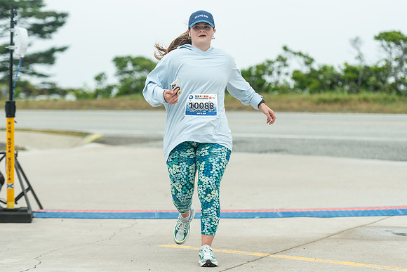 FINISH LINE CLOSEUPS-150