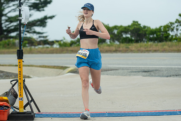 FINISH LINE CLOSEUPS-200