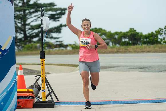 FINISH LINE CLOSEUPS-228
