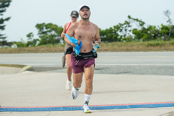 FINISH LINE CLOSEUPS-264