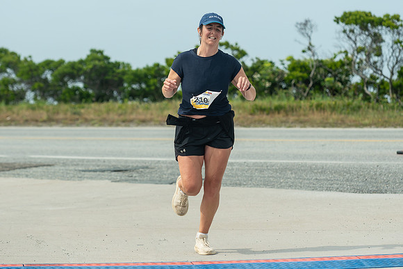 FINISH LINE CLOSEUPS-275