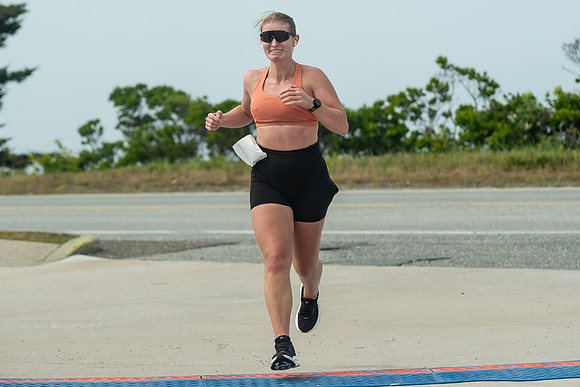 FINISH LINE CLOSEUPS-301