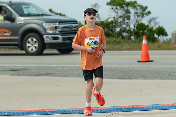 FINISH LINE CLOSEUPS-309
