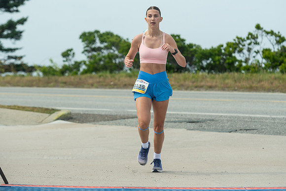 FINISH LINE CLOSEUPS-306