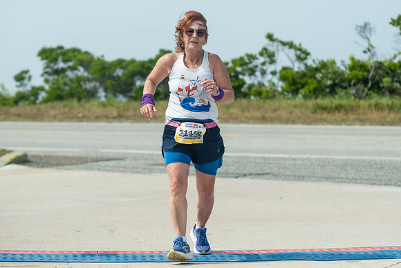 FINISH LINE CLOSEUPS-322