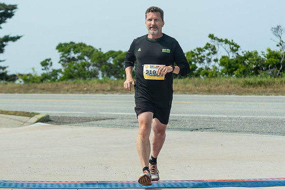 FINISH LINE CLOSEUPS-329