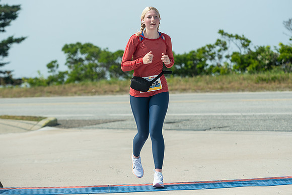 FINISH LINE CLOSEUPS-344