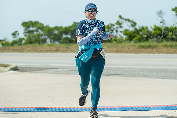 FINISH LINE CLOSEUPS-352