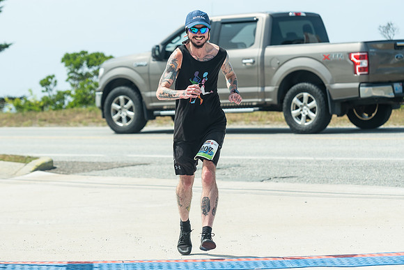 FINISH LINE CLOSEUPS-380