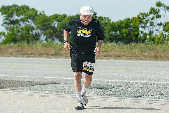 FINISH LINE CLOSEUPS-365