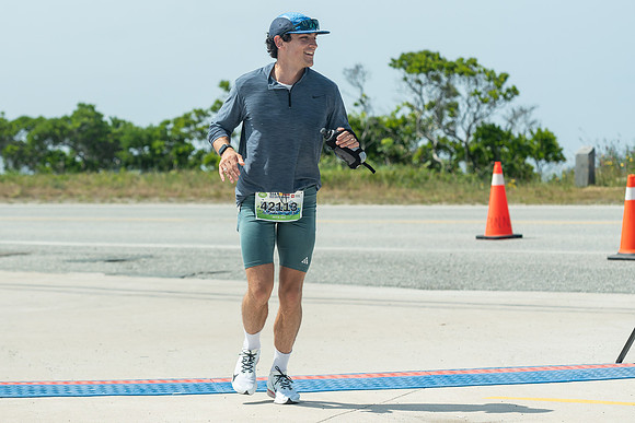 FINISH LINE CLOSEUPS-392