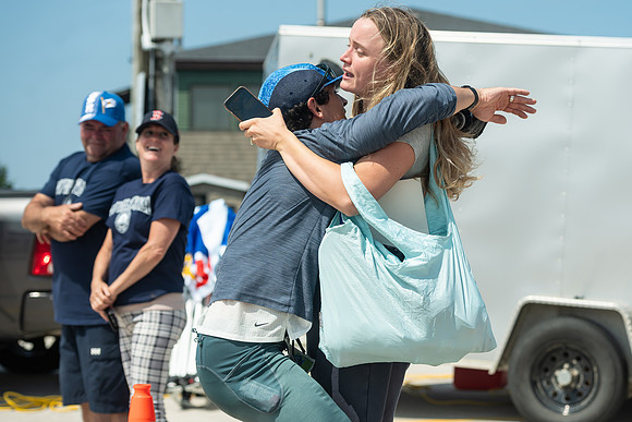 FINISH LINE CLOSEUPS-394