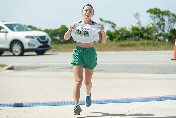 FINISH LINE CLOSEUPS-405