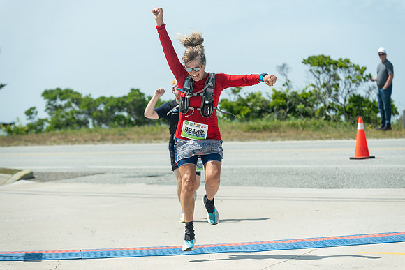 FINISH LINE CLOSEUPS-406