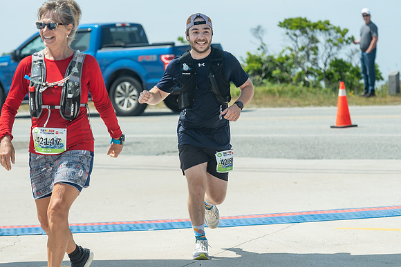 FINISH LINE CLOSEUPS-407