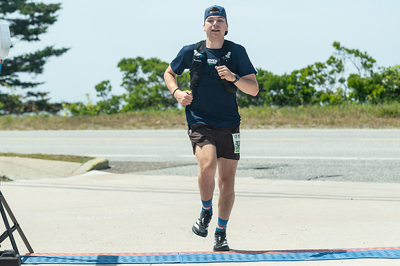 FINISH LINE CLOSEUPS-411