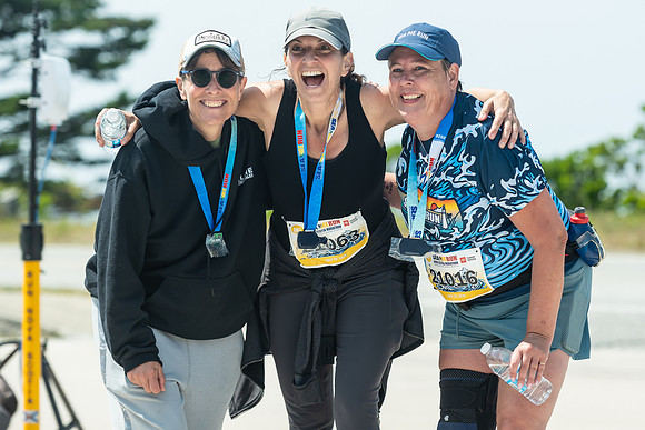 FINISH LINE CLOSEUPS-401