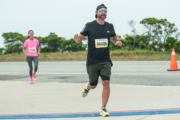 FINISH LINE CLOSEUPS-187