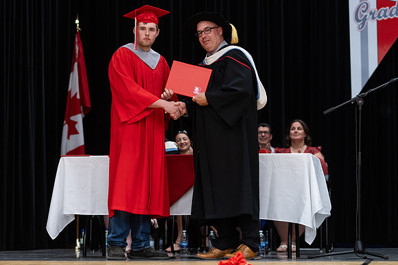 Grad25-221
